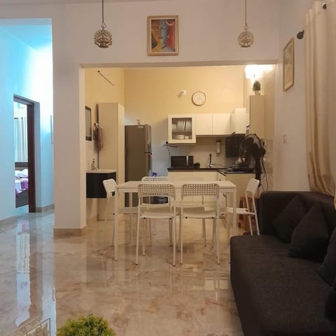 Kitchen or kitchenette, Living room, Dining area, oven, stove
