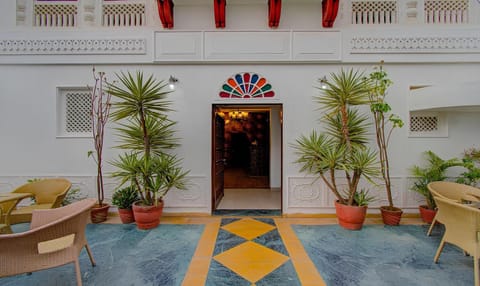 Facade/entrance, Day