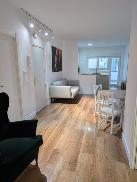 TV and multimedia, Kitchen or kitchenette, Living room, Dining area