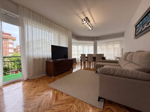 Communal lounge/ TV room, Living room, Seating area