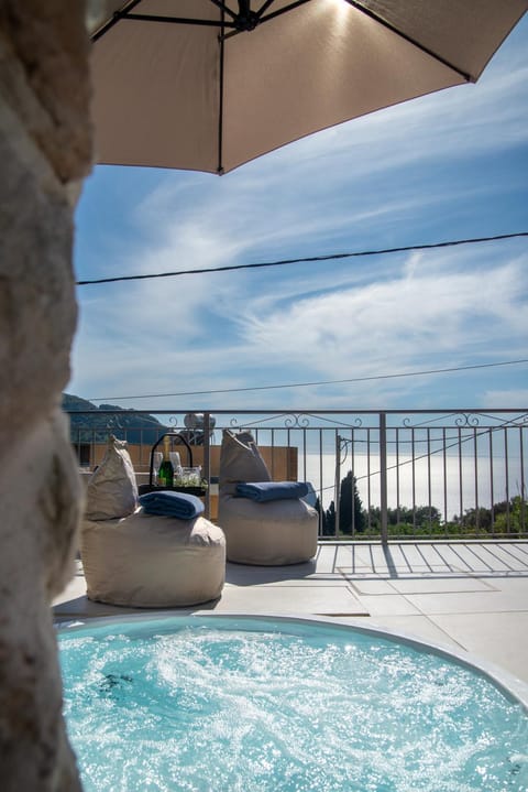Day, Hot Tub, Balcony/Terrace, sunbed