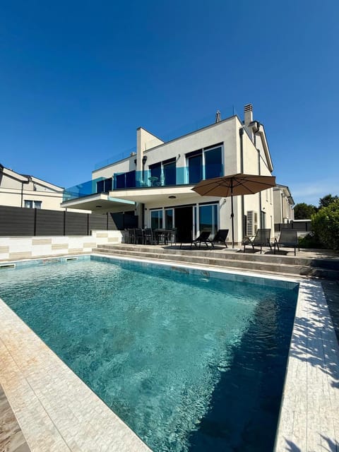 New villa with pool, sea view, Poreč Villa in Poreč