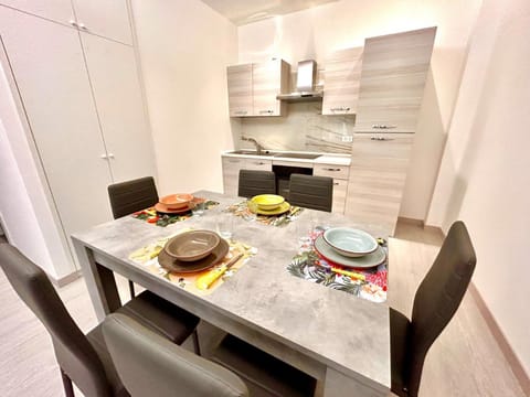 Trilo Momo con aria condizionata, wifi, posto auto e piscina Apartment in Marcelli