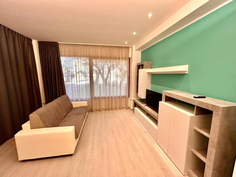 Trilo Momo con aria condizionata, wifi, posto auto e piscina Apartment in Marcelli