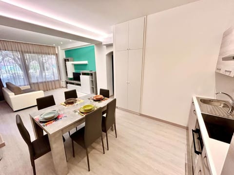 Trilo Momo con aria condizionata, wifi, posto auto e piscina Apartment in Marcelli