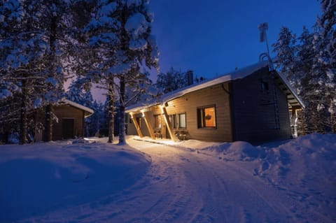 Property building, Natural landscape, Winter