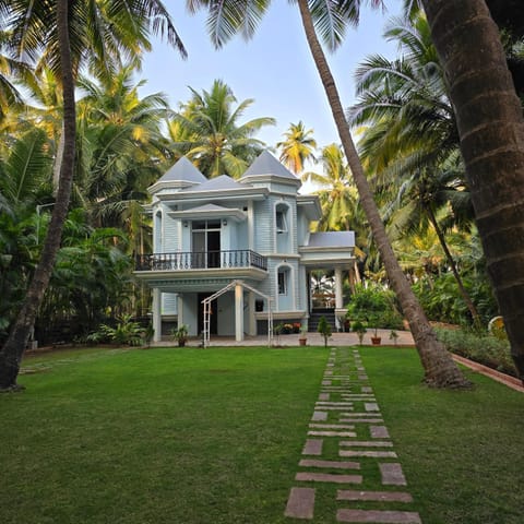Property building, Day, Garden, Garden view
