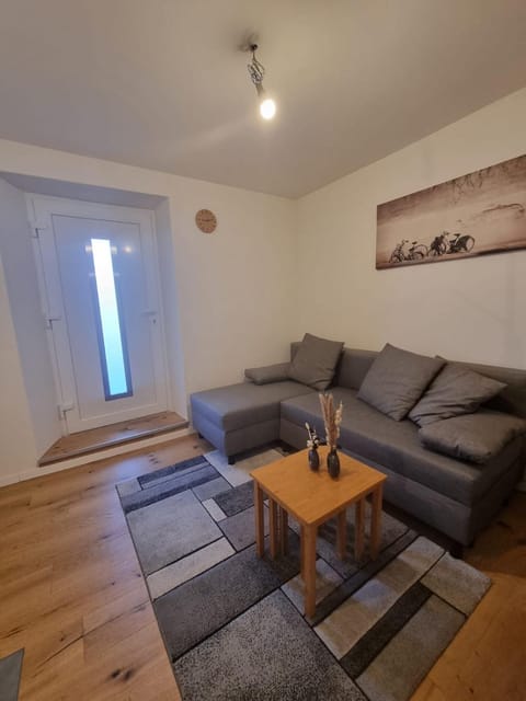 Studio mit Garten bei Bottmingen Schloss Apartment in Basel