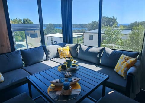 Property building, View (from property/room), Balcony/Terrace, Seating area, Sea view