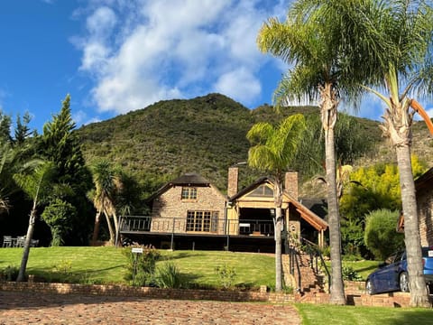Property building, Facade/entrance, Day, Natural landscape, Garden, Mountain view