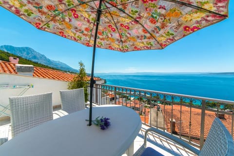 Apartments Joni Apartment in Brela