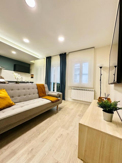 Communal lounge/ TV room, TV and multimedia, Living room, internet