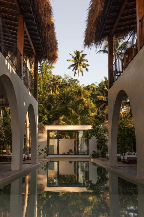 Swimming pool