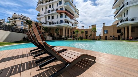 Swimming pool, Swimming pool