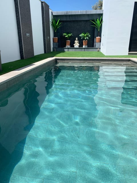 Garden, Swimming pool