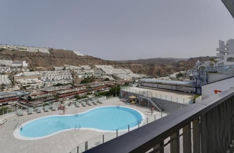 Property building, Nearby landmark, Day, Natural landscape, City view, Mountain view, Pool view, Swimming pool