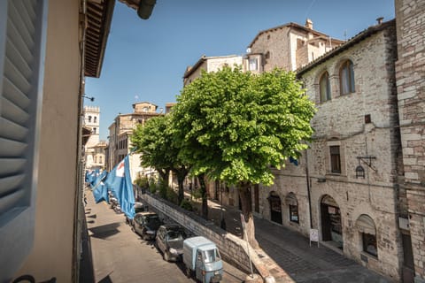 City view, Street view