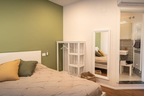 Photo of the whole room, Bedroom, air conditioner