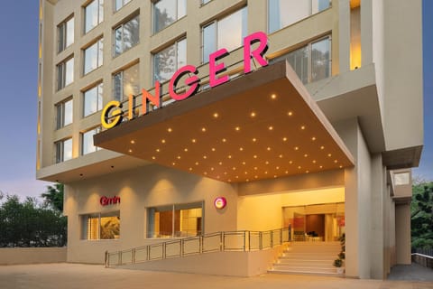 Property building, Facade/entrance, Day
