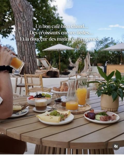 Dining area, Food, Breakfast, Continental breakfast, Drinks