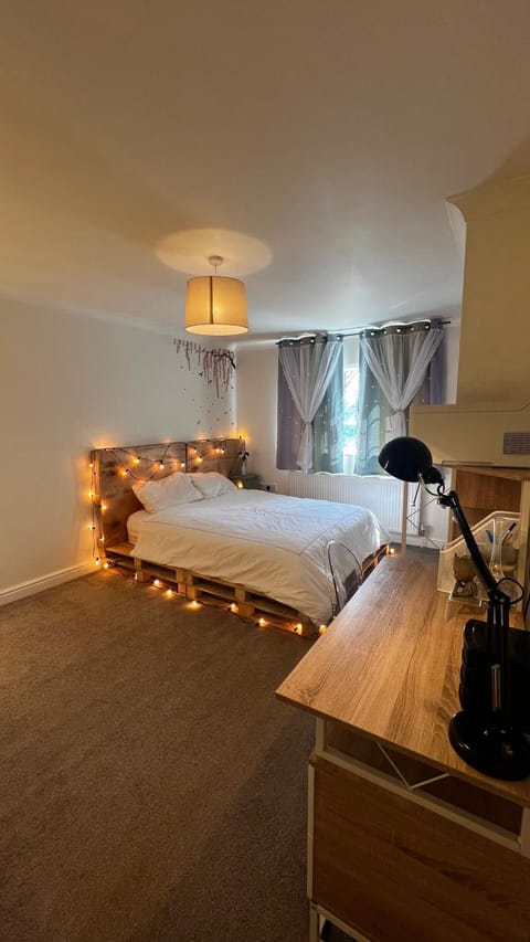 Golden House Vacation rental in Waterbeach