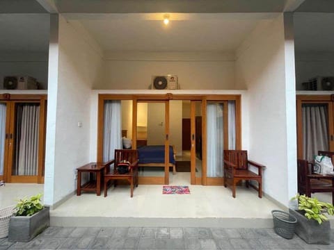 Kamar Kodel1 Apartment in Kuta