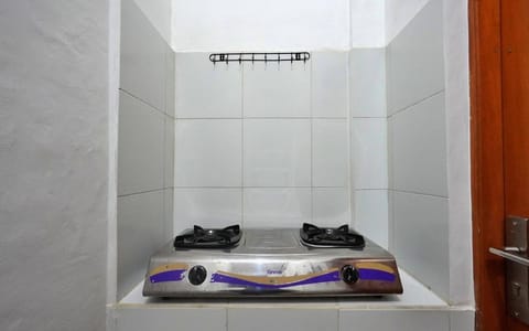 Kamar Kodel1 Apartment in Kuta