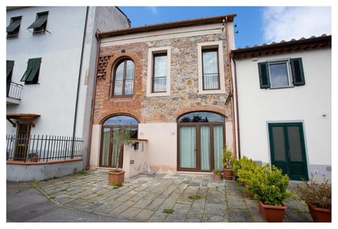 Casa al Fienile, Charming Loft just 500 m from Lucca s Centre House in Capannori