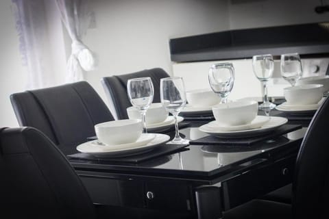 Spacious Modern Townhouse Apartment in Birmingham