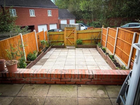 Spacious Modern Townhouse Apartment in Birmingham