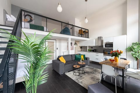 Kitchen or kitchenette, Seating area, Dining area