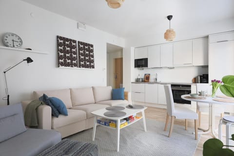 Kitchen or kitchenette, Living room, Seating area, Dining area