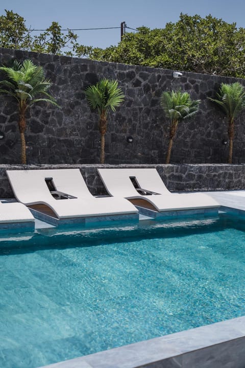 Pool view, Swimming pool, sunbed