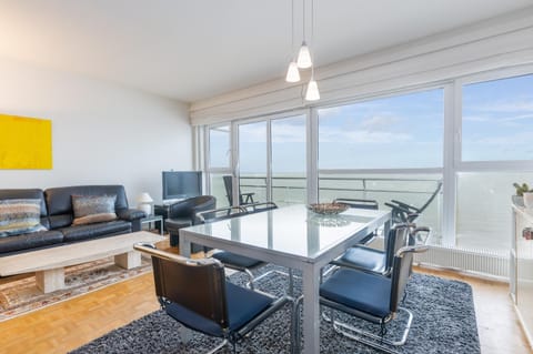 View (from property/room), Dining area, Sea view