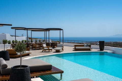 Restaurant/places to eat, Swimming pool
