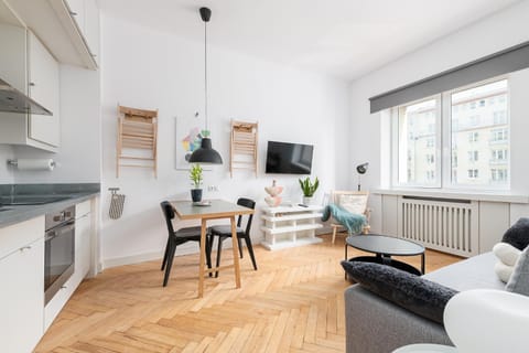 Kitchen or kitchenette, Living room