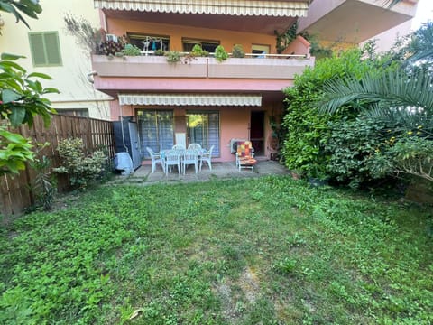 Beau 2 pièces avec jardin Apartment in Menton