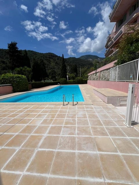 Beau 2 pièces avec jardin Apartment in Menton