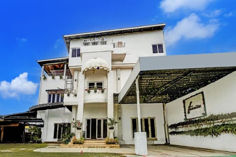 Property building, Facade/entrance