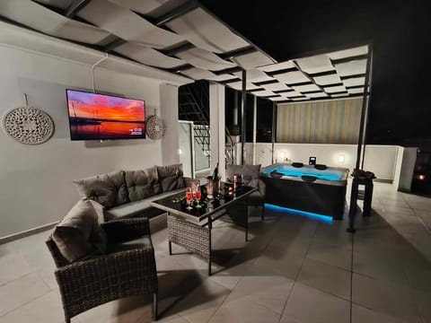 Hot Tub, Balcony/Terrace