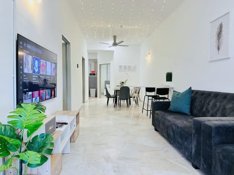 Living room, Photo of the whole room, air conditioner