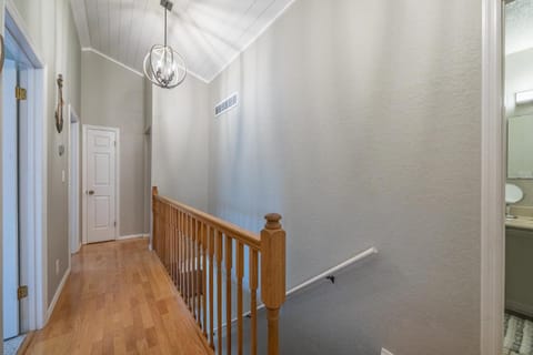 CAPTAIN JACKS House in Lake of the Ozarks