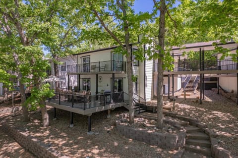 CAPTAIN JACKS House in Lake of the Ozarks