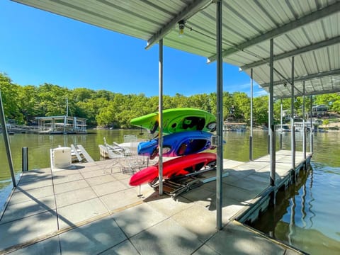 LAKATUDE ADJUSTMENT House in Village Four Seasons