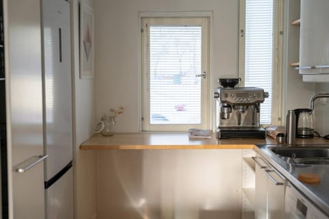 Architectural townhouse with sauna and patio House in Helsinki