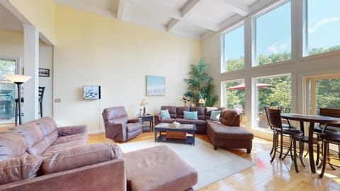 SHELTER COVE House in Lake of the Ozarks