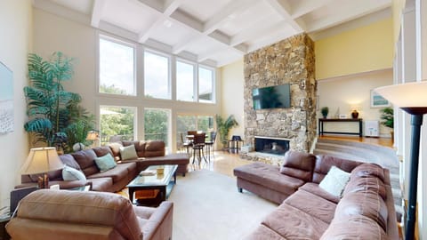 SHELTER COVE House in Lake of the Ozarks