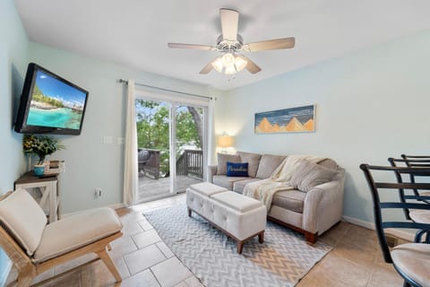 LOTO BREEZE 2 House in Lake of the Ozarks