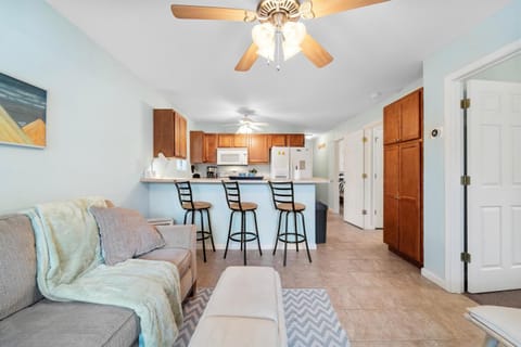 LOTO BREEZE 2 House in Lake of the Ozarks