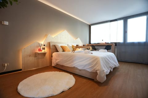 Bed, Bedroom